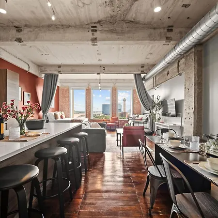 Bright And Modern Downtown Loft With Skyline Views, Free Valet, Gym Apartment Dallas Exterior photo