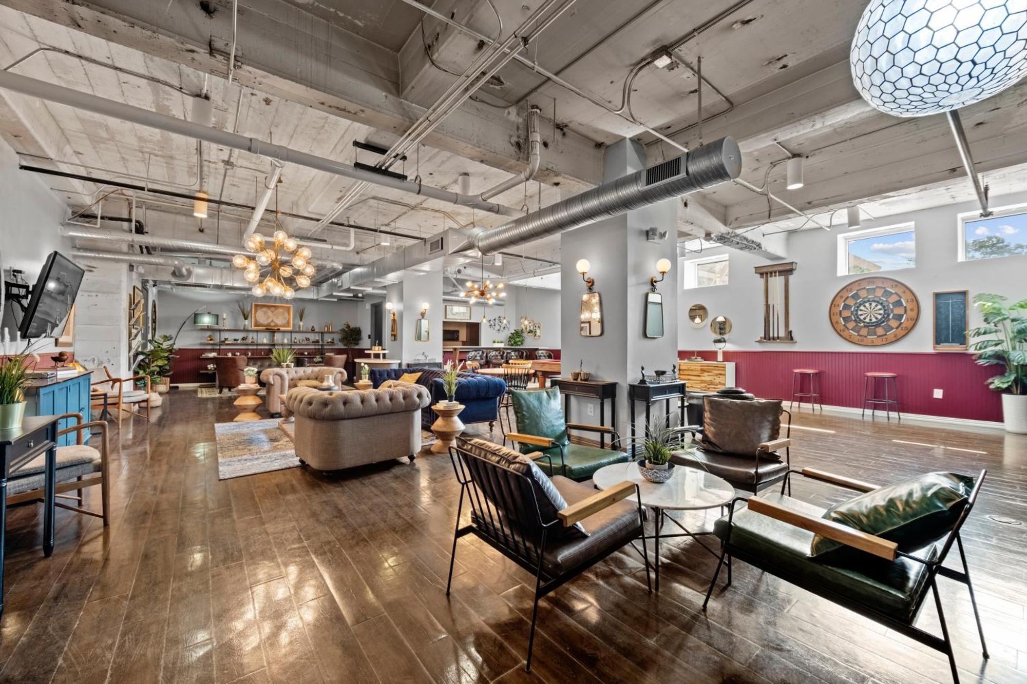 Apartment Bright And Modern Downtown Loft With Skyline Views, Free Valet, Gym